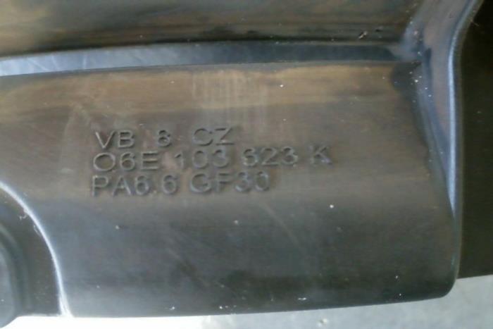 Oljetråg från en Audi A6 2014