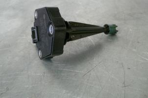 Begagnade Oljenivåsensor Volkswagen Golf Pris € 35,01 Inklusive moms erbjuds av TSI-Parts / Allmotorparts B.V.