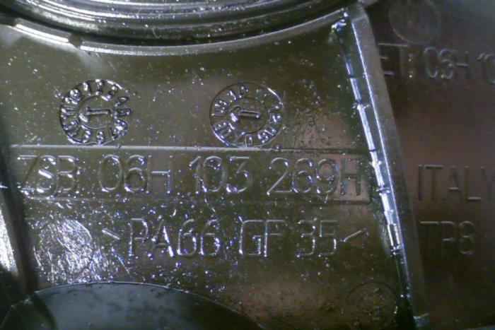 Kamremsskydd från en Audi A4 2013