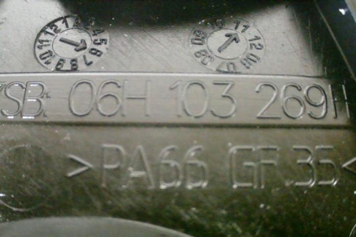 Kamremsskydd från en Audi A4 2013