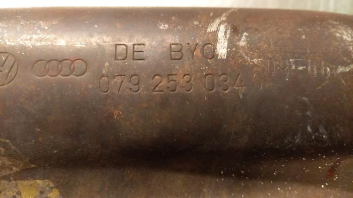 Uitlaatspruitstuk van een Audi Q7 (4LB) 4.2 FSI V8 32V 2008