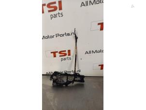 Używane Wspornik (rózne) Volkswagen Passat Variant (365) 1.4 TSI 16V Cena € 12,10 Z VAT oferowane przez TSI-Parts / Allmotorparts B.V.