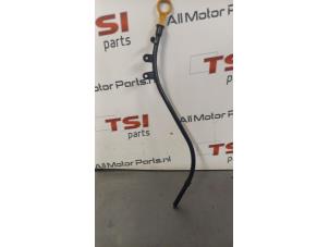 Begagnade Oljemätsticka Volkswagen Tiguan Allspace (BW2) 2.0 TSI 16V 4Motion Pris € 20,00 Inklusive moms erbjuds av TSI-Parts / Allmotorparts B.V.