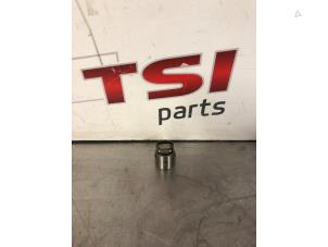 Begagnade Mekanisk bränslepump Volkswagen Golf VII (AUA) 1.4 TSI 16V Pris € 20,00 Inklusive moms erbjuds av TSI-Parts / Allmotorparts B.V.