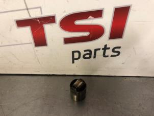 Begagnade Mekanisk bränslepump Volkswagen Golf VI (5K1) 1.4 TSI 160 16V Pris € 20,00 Inklusive moms erbjuds av TSI-Parts / Allmotorparts B.V.