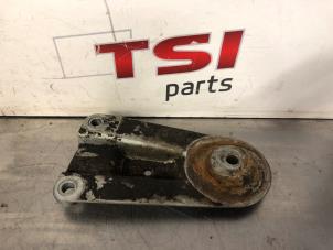 Gebruikte Versnellingsbak Steun Audi A4 Avant (B7) 3.2 FSI V6 24V Quattro Prijs € 25,00 Inclusief btw aangeboden door TSI-Parts / Allmotorparts B.V.