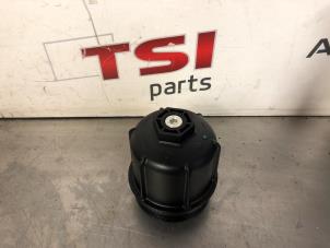 Gebruikte Oliefilter deksel Audi RS 6 Avant (C7) 4.0 V8 TFSI 32V Prijs € 20,00 Inclusief btw aangeboden door TSI-Parts / Allmotorparts B.V.