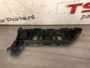 Gebruikte Bumperrozet links-voor Volkswagen Touran (1T1/T2) 1.4 16V TSI 140 Prijs € 15,00 Inclusief btw aangeboden door TSI-Parts / Allmotorparts B.V.