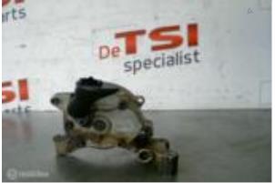 Gebruikte Oliepomp Volkswagen Golf VI (5K1) 1.4 TSI 160 16V Prijs € 70,00 Inclusief btw aangeboden door TSI-Parts / Allmotorparts B.V.