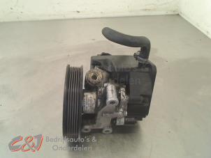 Gebruikte Servopomp Mercedes Vito (639.6) 2.2 109 CDI 16V Prijs € 52,50 Margeregeling aangeboden door C&J Bedrijfsauto's & Onderdelen