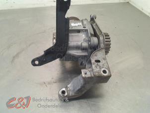 Używane Pompa oleju napedowego Citroen Berlingo 1.6 HDi 90 Cena € 157,50 Procedura marży oferowane przez C&J Bedrijfsauto's & Onderdelen