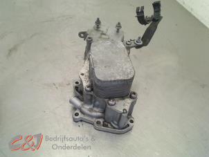 Begagnade Oljefilterhus Citroen Berlingo 1.6 HDi 90 Pris € 63,00 Marginaltabell erbjuds av C&J Bedrijfsauto's & Onderdelen