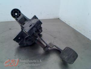 Begagnade Kopplingspedal Peugeot Partner Tepee (7A/B/C/D/E/F/G/J/P/S) 1.6 HDiF 90 16V Phase 1 Pris € 21,00 Marginaltabell erbjuds av C&J Bedrijfsauto's & Onderdelen