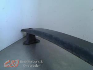 Begagnade Främre stötfångarram Renault Kangoo Express (FW) 1.5 dCi 70 Pris € 42,00 Marginaltabell erbjuds av C&J Bedrijfsauto's & Onderdelen