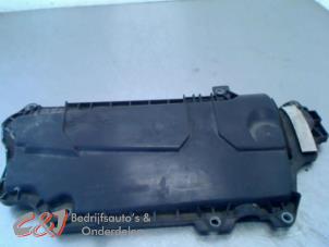 Begagnade Vipparmskåpa Renault Trafic New (FL) 2.0 dCi 16V 115 Pris € 26,25 Marginaltabell erbjuds av C&J Bedrijfsauto's & Onderdelen