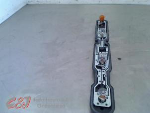Gebruikte Fitting Achterlicht links Renault Master III (JV) 2.3 dCi 16V 145 Prijs € 21,00 Margeregeling aangeboden door C&J Bedrijfsauto's & Onderdelen