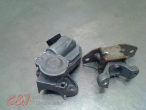 Begagnade Styrvinkelsensor Mercedes Vito (639.7) 2.2 115 CDI 16V Pris € 52,50 Marginaltabell erbjuds av C&J Bedrijfsauto's & Onderdelen