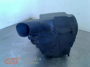 Begagnade Luftfilterhus Ford Transit Connect (PJ2) 1.6 TDCi 16V 75 Pris € 47,25 Marginaltabell erbjuds av C&J Bedrijfsauto's & Onderdelen