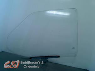 Begagnade Dörrfönster, 2-dörrars, vänster Volkswagen Transporter/Caravelle T4 2.5 TDI Pris € 42,00 Marginaltabell erbjuds av C&J Bedrijfsauto's & Onderdelen