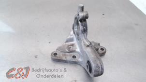 Begagnade Stödlager, höger fram Peugeot Expert (G9) 2.0 HDiF 16V 130 Pris € 26,25 Marginaltabell erbjuds av C&J Bedrijfsauto's & Onderdelen