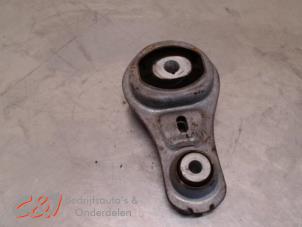 Begagnade Motorfäste Renault Trafic (1FL/2FL/3FL/4FL) 1.6 dCi 120 Twin Turbo Pris € 21,00 Marginaltabell erbjuds av C&J Bedrijfsauto's & Onderdelen