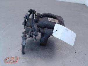 Gebruikte Remklauw (Tang) links-achter Citroen Berlingo 1.6 Hdi, BlueHDI 75 Prijs € 26,25 Margeregeling aangeboden door C&J Bedrijfsauto's & Onderdelen