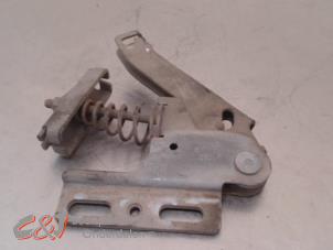 Begagnade Parkeringsbromsmekanism Mercedes Vito (447.6) 2.2 114 CDI 16V Pris € 31,50 Marginaltabell erbjuds av C&J Bedrijfsauto's & Onderdelen