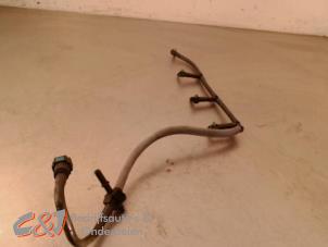 Begagnade Bränsleledning Ford Transit Custom 2.2 TDCi 16V Pris € 26,25 Marginaltabell erbjuds av C&J Bedrijfsauto's & Onderdelen