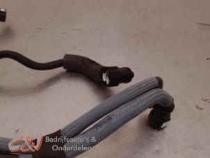 Używane Przewód paliwowy Renault Trafic (1FL/2FL/3FL/4FL) 2.0 dCi 16V 145 Cena € 42,00 Procedura marży oferowane przez C&J Bedrijfsauto's & Onderdelen