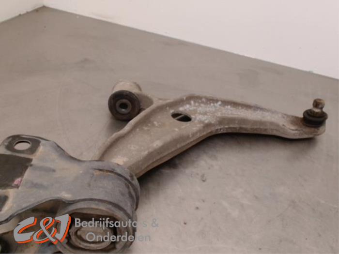 Främre gaffelben, höger från en Ford Tourneo Connect/Grand Tourneo Connect 1.5 EcoBlue 2021