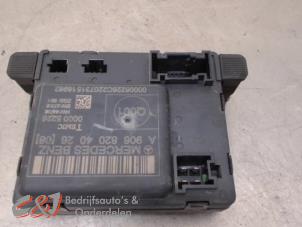 Używane Modul Comfort Mercedes Sprinter 3t (906.61) 209 CDI 16V Cena € 31,50 Procedura marży oferowane przez C&J Bedrijfsauto's & Onderdelen