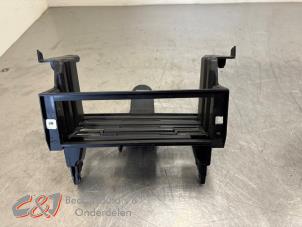 Używane Radio Rózne Renault Trafic (1FL/2FL/3FL/4FL) 1.6 dCi 140 Twin Turbo Cena € 26,25 Procedura marży oferowane przez C&J Bedrijfsauto's & Onderdelen