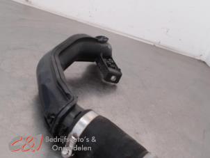 Begagnade Laddluftkylarrör Ford Tourneo Connect/Grand Tourneo Connect 1.5 EcoBlue Pris € 21,00 Marginaltabell erbjuds av C&J Bedrijfsauto's & Onderdelen