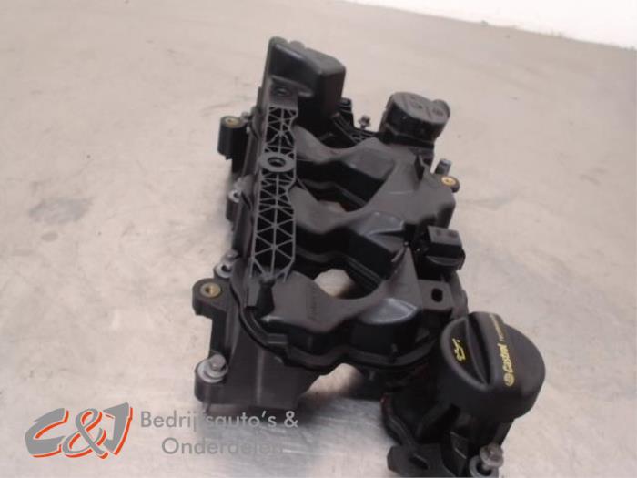 PCV-ventil från en Ford Tourneo Connect/Grand Tourneo Connect 1.5 EcoBlue 2021