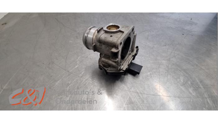 Spjällhus från en Ford Tourneo Connect/Grand Tourneo Connect 1.5 EcoBlue 2021