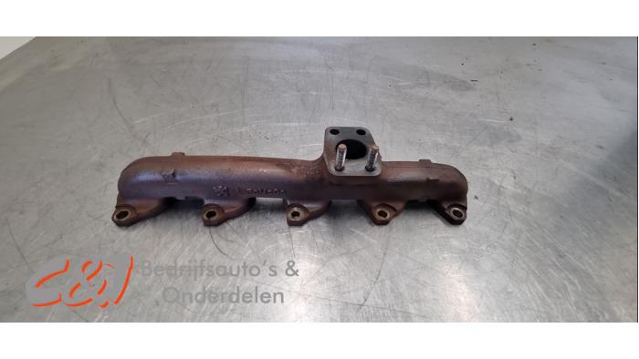 Avgasgrenrör från en Ford Tourneo Connect/Grand Tourneo Connect 1.5 EcoBlue 2021