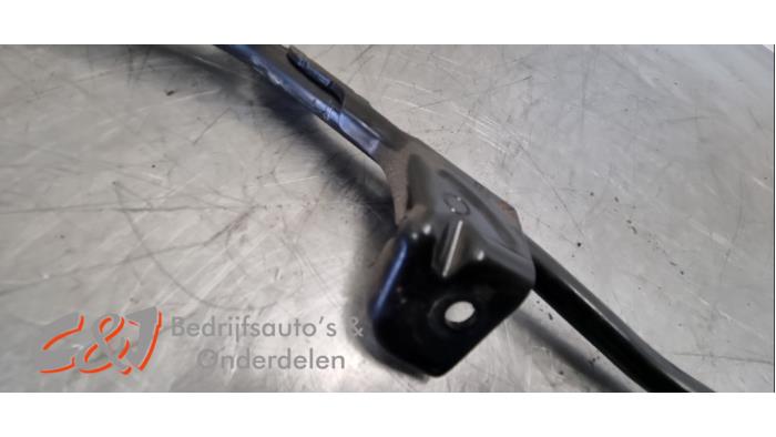 Oljemätsticka från en Ford Tourneo Connect/Grand Tourneo Connect 1.5 EcoBlue 2021