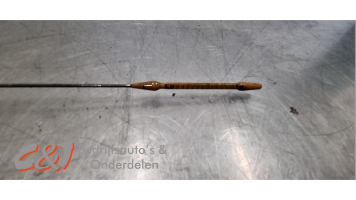 Oljemätsticka från en Ford Tourneo Connect/Grand Tourneo Connect 1.5 EcoBlue 2021