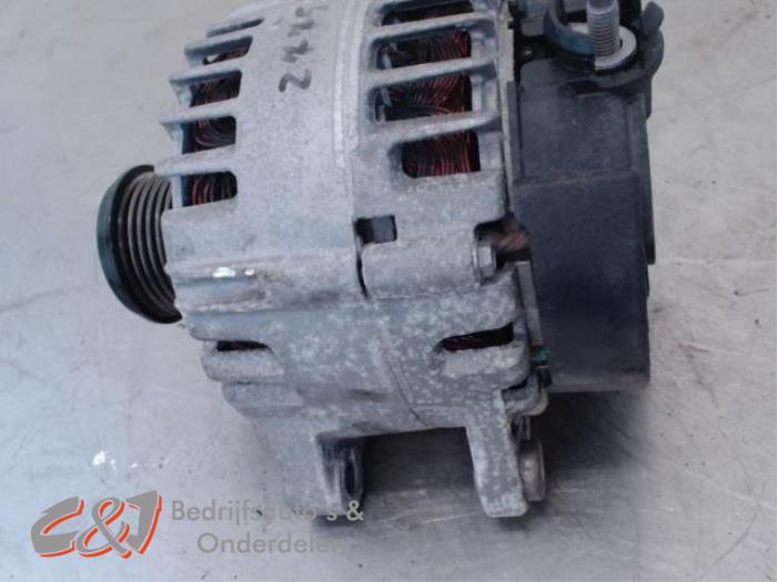 Dynamo van een Ford Tourneo Connect/Grand Tourneo Connect 1.5 EcoBlue 2021