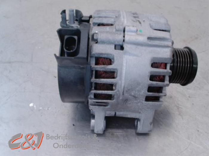 Dynamo van een Ford Tourneo Connect/Grand Tourneo Connect 1.5 EcoBlue 2021