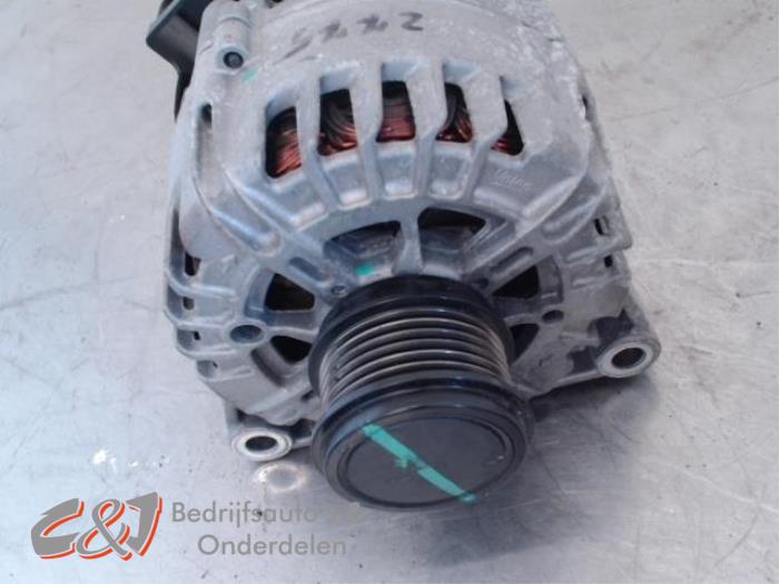 Dynamo van een Ford Tourneo Connect/Grand Tourneo Connect 1.5 EcoBlue 2021