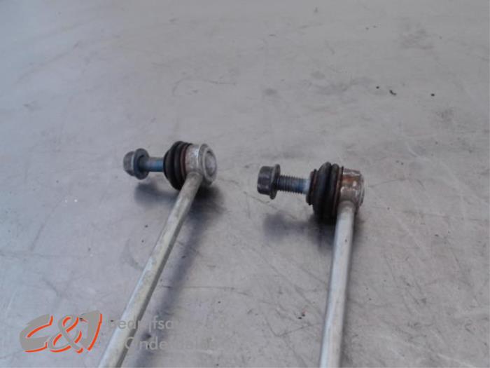 Främre krängningshämmare från en Ford Tourneo Connect/Grand Tourneo Connect 1.5 EcoBlue 2021