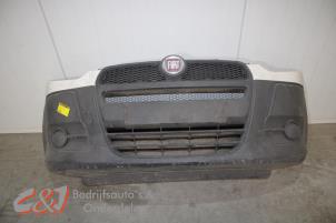 Gebruikte Voorbumper Fiat Doblo Cargo (263) 1.3 D Multijet Prijs € 183,75 Margeregeling aangeboden door C&J Bedrijfsauto's & Onderdelen