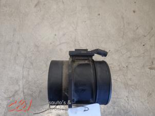 Begagnade Luftmassemätare Mercedes Vito Tourer (447.7) 2.2 114 CDI 16V Pris € 42,00 Marginaltabell erbjuds av C&J Bedrijfsauto's & Onderdelen