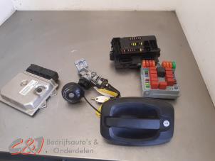 Begagnade Tändningslås + dator Fiat Ducato (250) 2.3 D 120 Multijet AdBlue Pris € 630,00 Marginaltabell erbjuds av C&J Bedrijfsauto's & Onderdelen