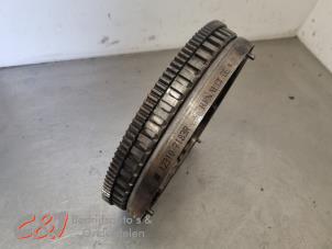 Begagnade Svänghjul Renault Trafic (1FL/2FL/3FL/4FL) 1.6 dCi 125 Twin Turbo Pris € 262,50 Marginaltabell erbjuds av C&J Bedrijfsauto's & Onderdelen