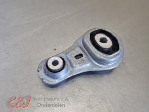 Begagnade Motorfäste Renault Trafic New (FL) 2.0 dCi 16V 90 Pris € 21,00 Marginaltabell erbjuds av C&J Bedrijfsauto's & Onderdelen