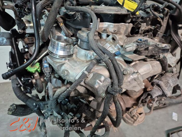 Motor van een Renault Master III (FV) 2.3 dCi 150 16V FWD 2021