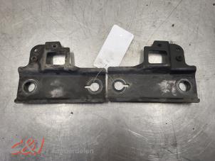 Begagnade Stöd (diverse) Opel Vivaro 2.0 CDTI 122 Pris € 31,50 Marginaltabell erbjuds av C&J Bedrijfsauto's & Onderdelen