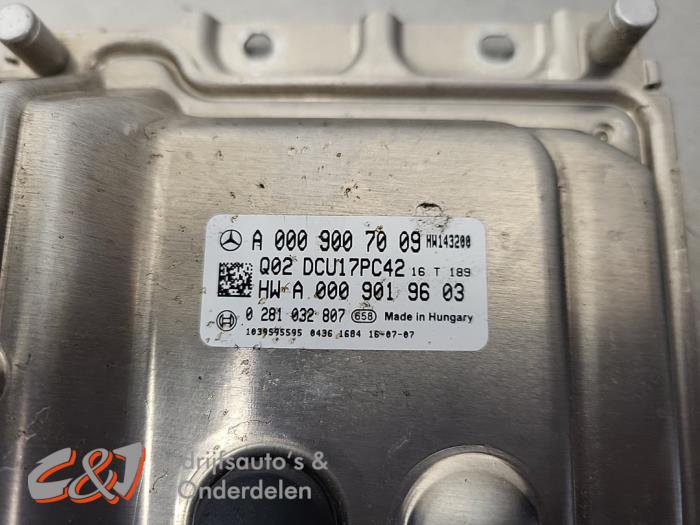 AdBlue-dator från en Mercedes-Benz Vito (447.6) 2.2 116 CDI 16V 2017
